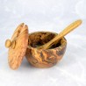 Cukiernica 9 cm z łyżeczką – drewno oliwne, rękodzieło | Woodenthick